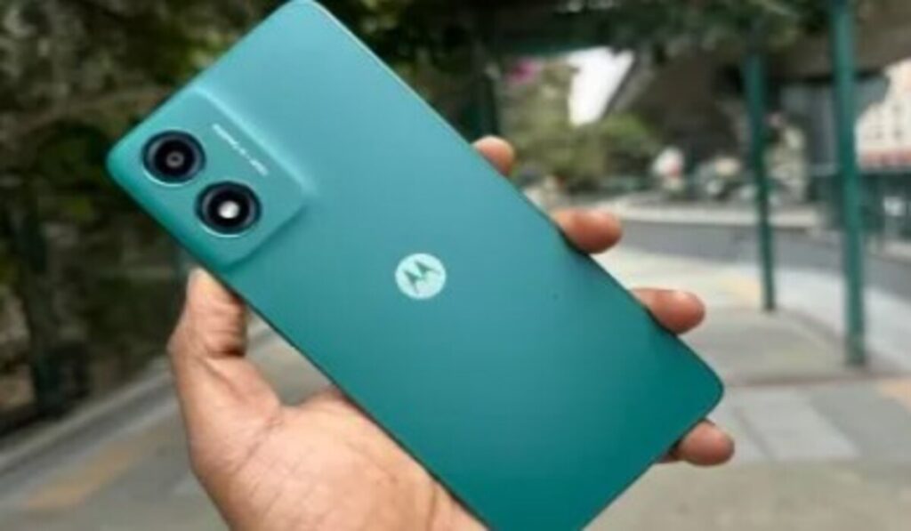 Motorola ने लॉन्च किया 'सबसे किफायती Android 14 स्मार्टफोन', Moto g04- जानें कीमत और फीचर्स