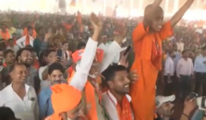 Jaunpur rally में पीएम मोदी हंसी नहीं रोक पाए, बोले- इस मोदी और योगी की जोड़ी बहुत सुंदर लगी