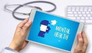 MENTAL HEALTH: डिजिटल युग में मानसिक स्वास्थ्य संकट का समाधान कैसे करें?