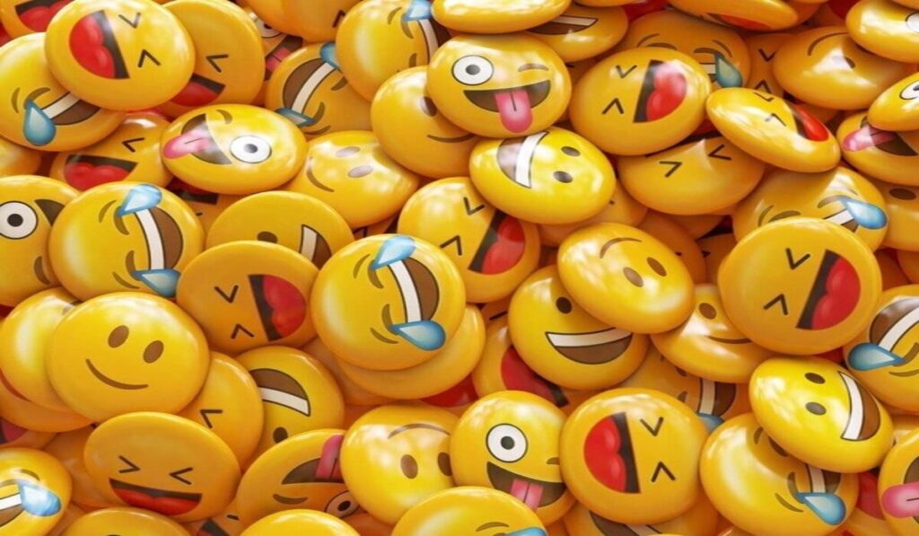 World Emoji Day: भाषा का नया रूप जो व्याख्या को संवाद करने के लिए होता है साधन