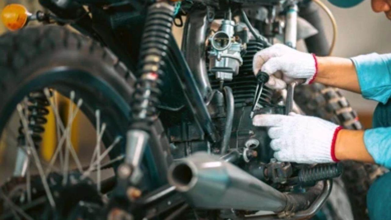 Bike Maintenance Checklist: "लंबे समय से खड़ी बाइक के लिए रखरखाव चेकलिस्ट, शुरू न होने पर अपनाएं ये टिप्स"