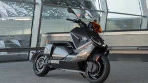 BMW CE 04 Electronic Scooter Launch: 130 KM की रेंज और शानदार फीचर्स के साथ