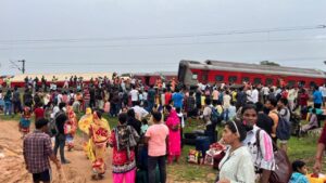 Train accident in Jharkhand: रेलवे ने रद्द की ये ट्रेनें, यहां देखें पूरी सूची