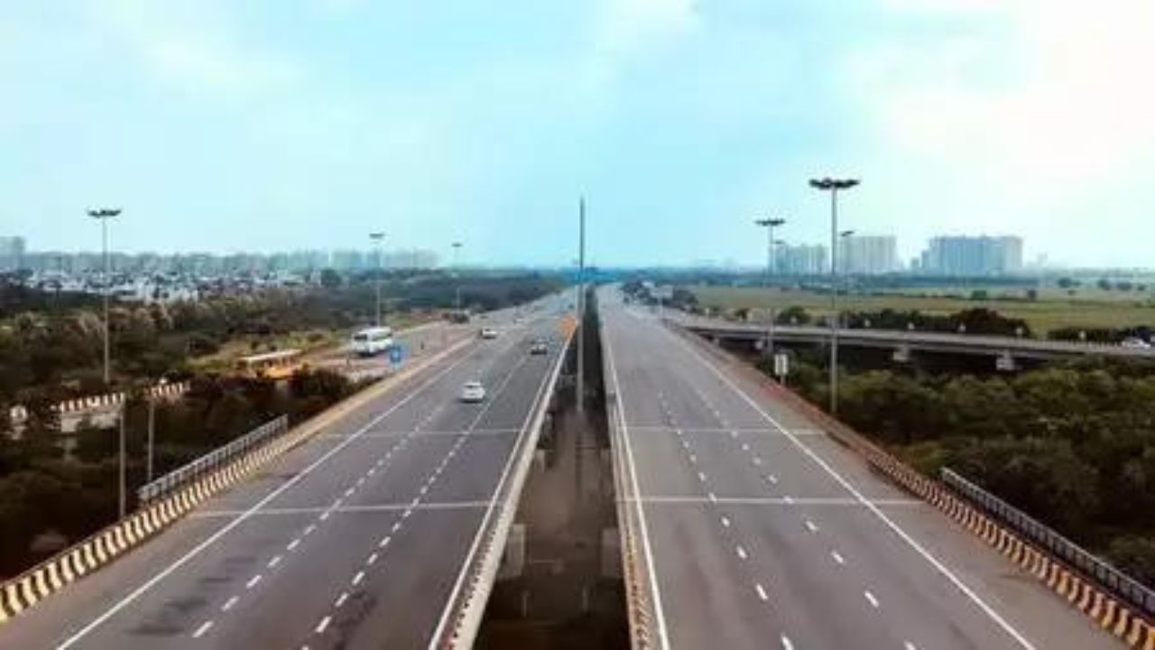 Yamuna Expressway पर पैदल चलना वर्जित, फिर भी 39 की मौत, 103 हादसे हुए