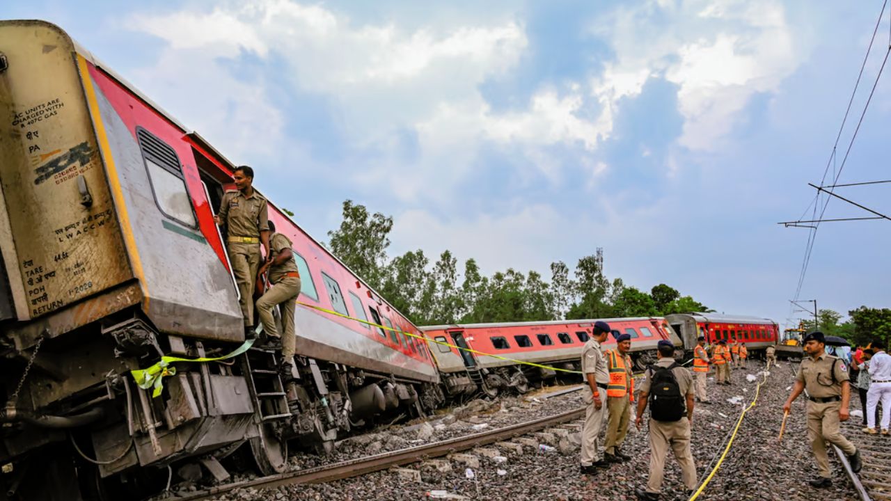 Uttar Pradesh: गोंडा ट्रेन दुर्घटना में मृतकों की संख्या बढ़कर चार हुई, रेलवे ने शुरू की उच्चस्तरीय जांच