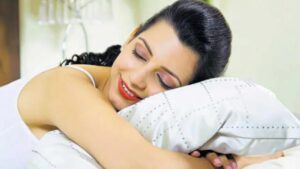 Sleeping Tips: बिस्तर पर लेटते ही नींद आ जाएगी, न दवा की जरूरत, न डॉक्टर की सलाह, सोने से पहले अपनाएं ये 3 तरीके