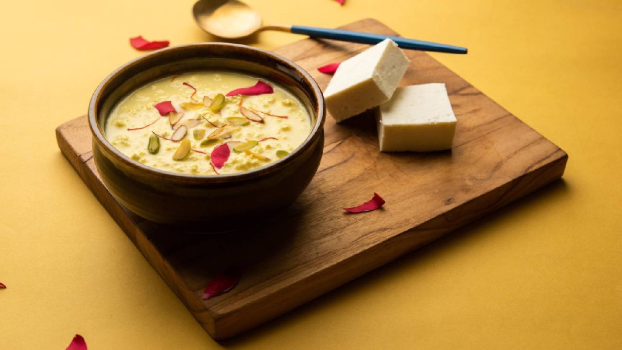 Paneer Kheer Recipe: पनीर की खीर बनाएं भगवान कृष्ण को भोग में, जानें आसान रेसिपी