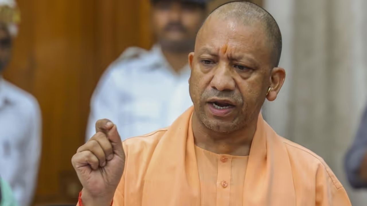 Uttar Pradesh: यूपी में सोशल मीडिया पर आपत्तिजनक सामग्री पोस्ट करने पर जेल की सजा, नई नीति लागू