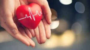 Heart Attack: क्या ये दर्द पीठ में है? तो यह हो सकता है हार्ट अटैक का संकेत