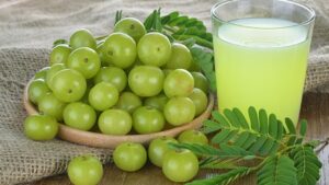 Amla Juice: खाली पेट पीने से मिलती है सेहत की चाबी, ब्लॉकेज वाले रुधिर नलिकाओं को साफ करने के फायदे