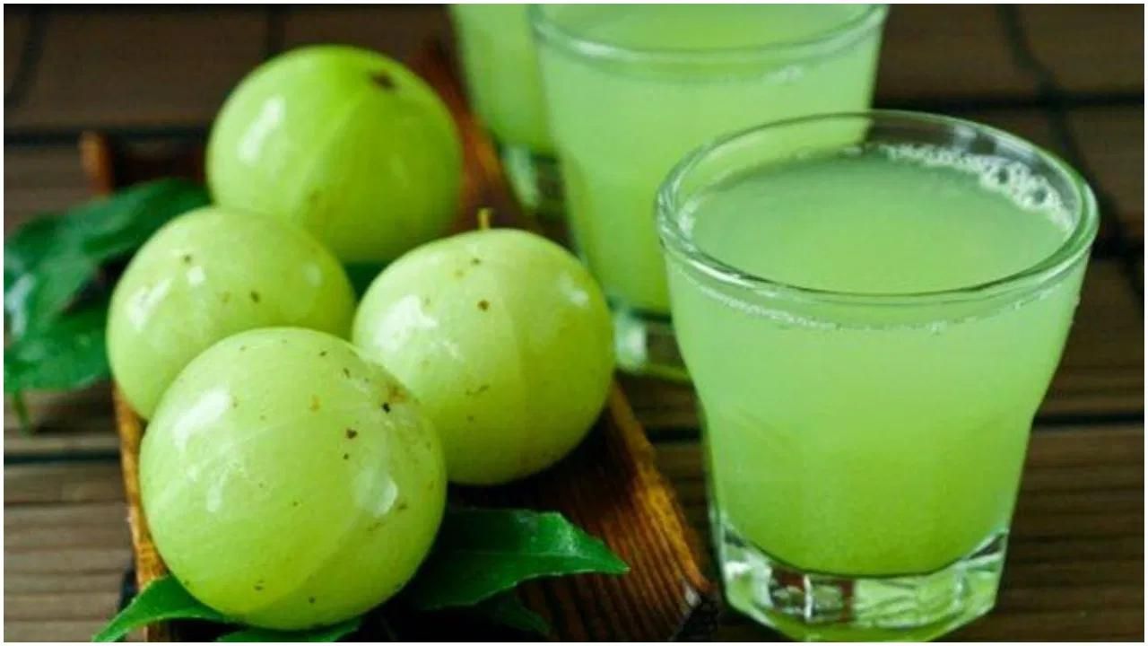 Amla Juice: खाली पेट पीने से मिलती है सेहत की चाबी, ब्लॉकेज वाले रुधिर नलिकाओं को साफ करने के फायदे