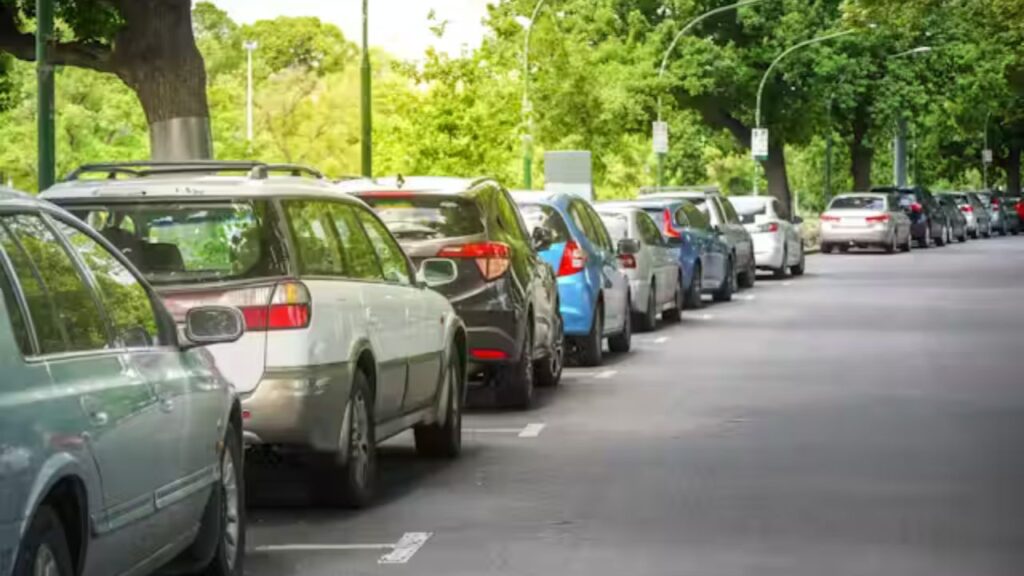 Car Parking Tips: "कार पार्क करते समय इन चार गलतियों से बचें, वरना बढ़ सकती है मुश्किलें"