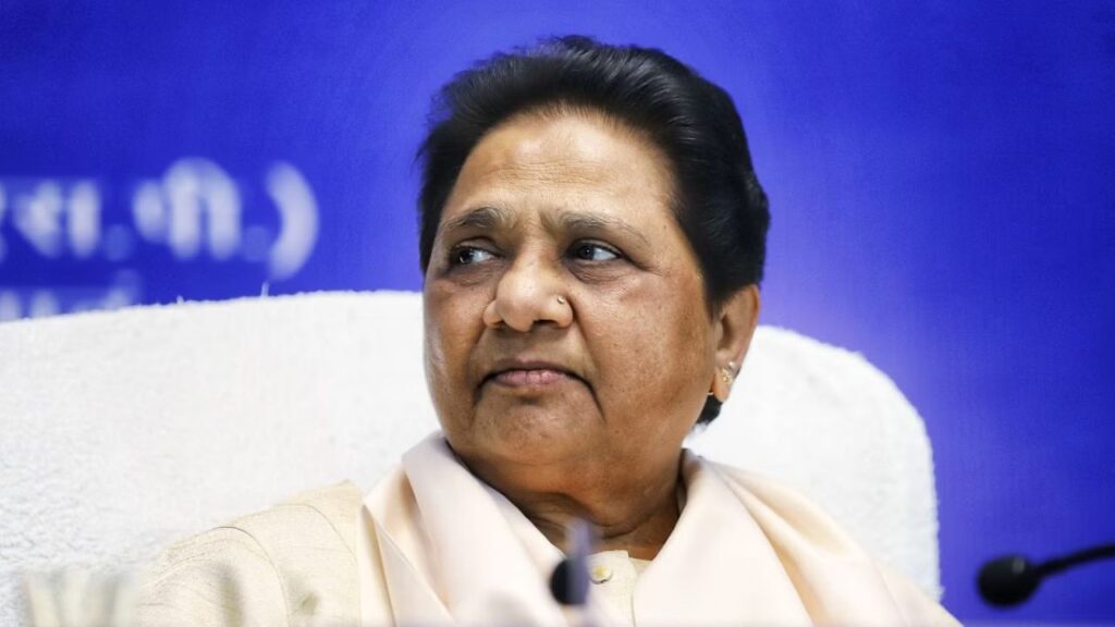 Mayawati: बीएसपी में कई अधिकारियों पर हो सकता है एक्शन, मायावती ने क्रीमी लेयर पर की कार्रवाई की संकेत