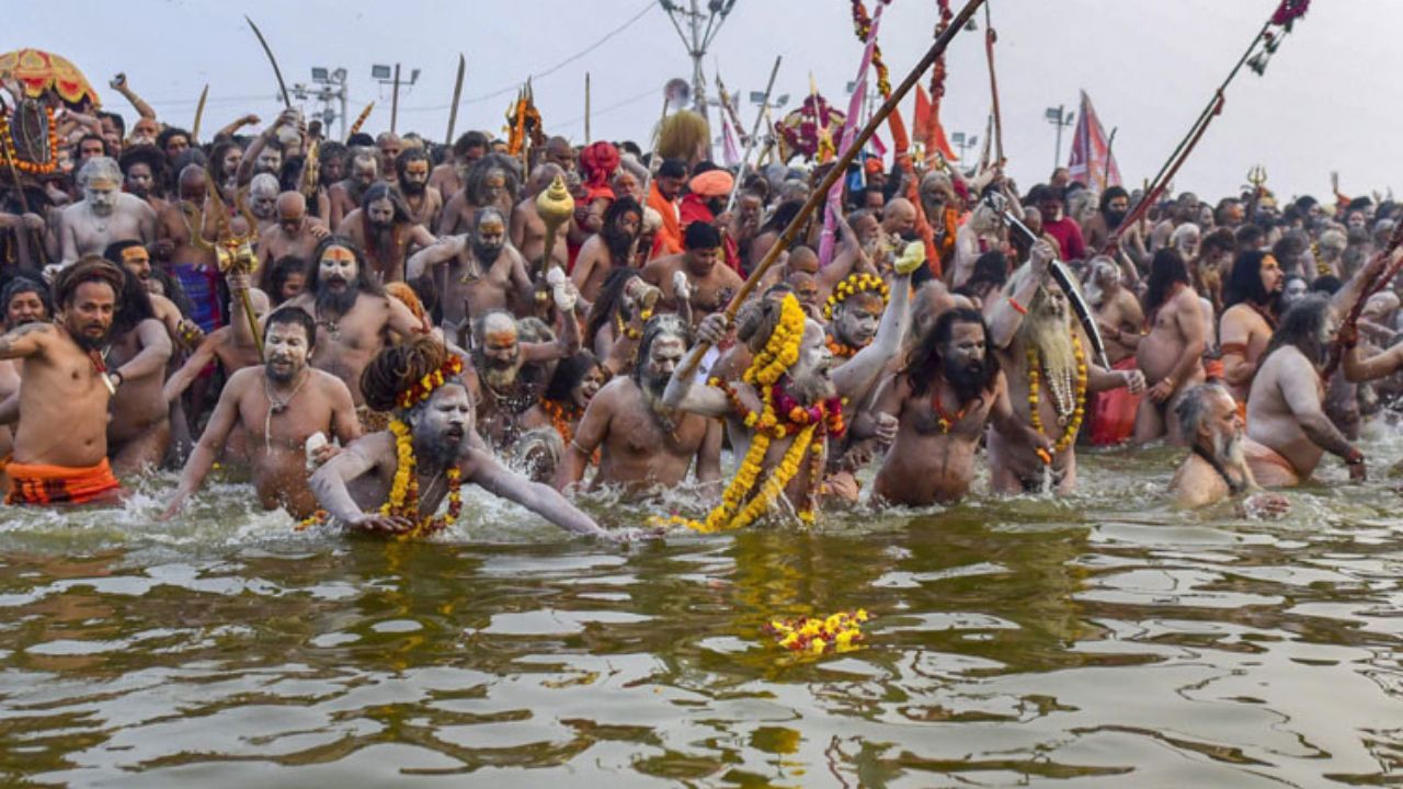 Kumbh's 'Shahi Snan': कुम्भ के 'शाही स्नान' का नाम बदलने की मांग, अखाड़ा परिषद के अध्यक्ष ने कहा - यह उर्दू और गुलामी का प्रतीक है