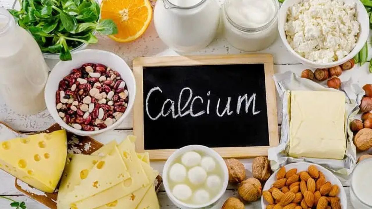 Calcium-Rich Foods: आज से इन 10 खाद्य पदार्थों को शामिल करें और कैल्शियम की कमी से बचें!