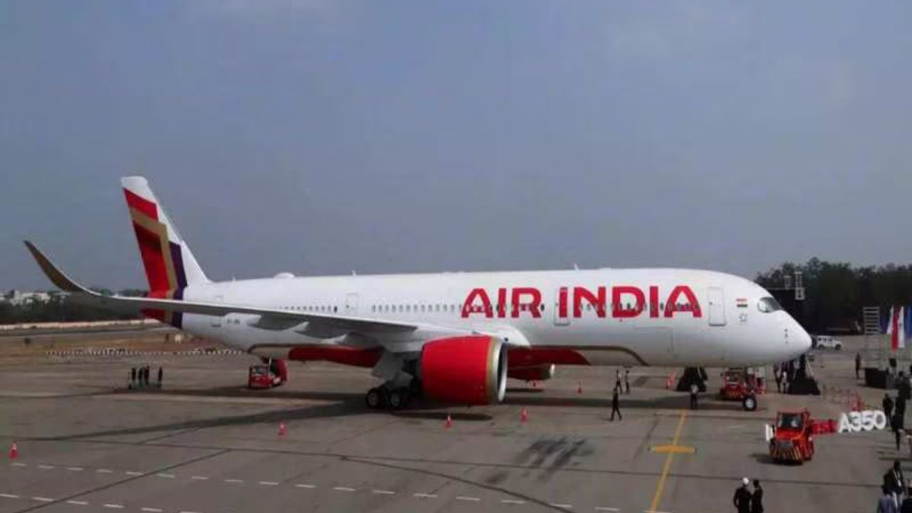 Air India की फ्लाइट को बम की धमकी, किया मिड-एयर डाइवर्जन