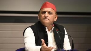 Uttar Pradesh: उपचुनाव से पहले सपा ने तीन अधिकारियों के तबादले की मांग की, चुनाव आयोग को सौंपा ज्ञापन