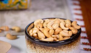 National Cashew Day: काजू का सेवन और वजन बढ़ने का कनेक्शन, नेशनल काजू डे 2024 पर जानें सच्चाई