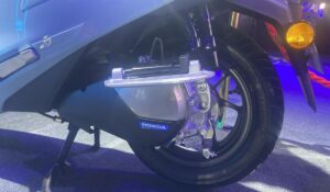 Honda Activa E electric scooter: स्वैपेबल बैटरी और 5 खास फीचर्स जो इसे बनाते हैं अनोखा