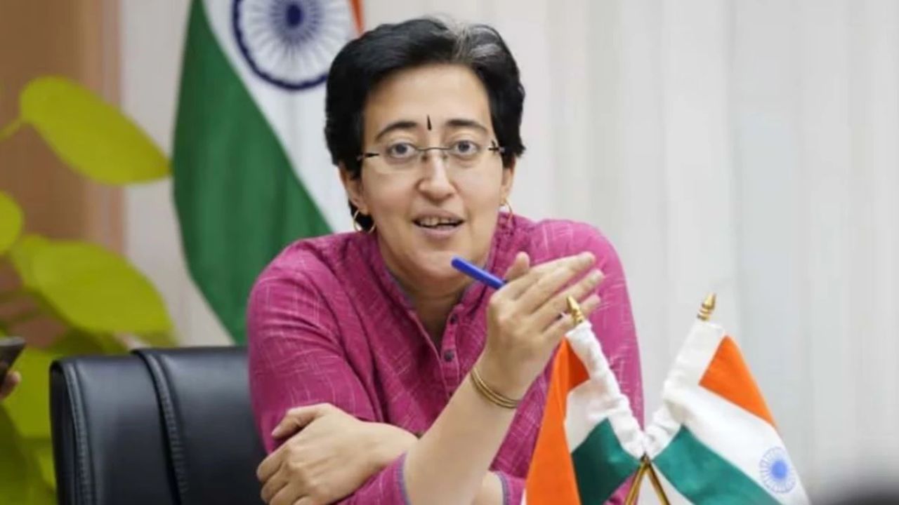 छठ घाट पर राजनीति गरमाई, CM Atishi ने BJP पर लगाया बड़ा आरोप, कहा- 'घाट के निर्माण को रोकना निंदनीय'