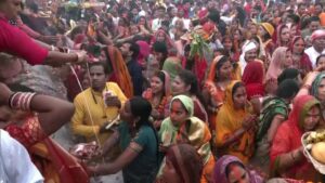 Chhath Puja: देश में धूमधाम से मनाया गया चार दिवसीय छठ महापर्व, उगते सूर्य को अर्घ्य देकर हुआ समापन