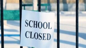 UP Schools closed: यूपी के कई जिलों में स्कूलों की बंदी, बढ़ते प्रदूषण के मद्देनजर लिया गया निर्णय