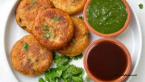 Carrot Tikki Recipe: सेहतमंद खाने की ओर बढ़ते कदम, शाम की भूख को मिटाने के लिए बनाएं स्वादिष्ट गाजर-आलू टिक्की